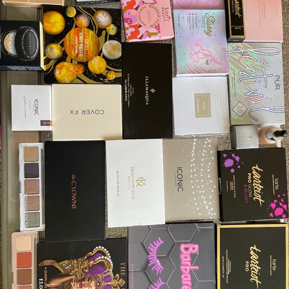 Whole LOT Of Palette’s!